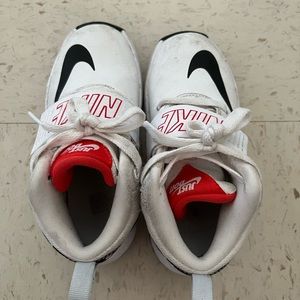 Boys basketball shoes